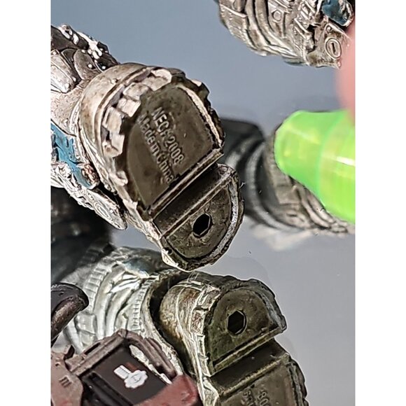 Neca Gears Of War 2 COG Soldier 7" Action Figure With Rifle Rare Collectible - Picture 14 of 15